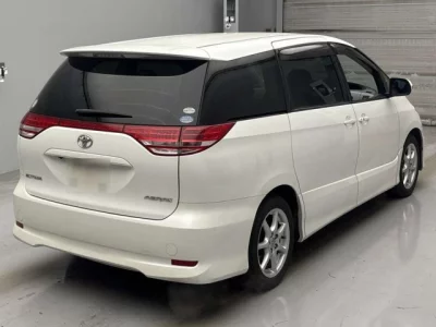 Toyota ESTIMA  с аукциона в Японии