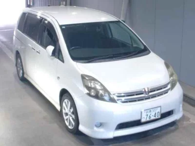 Toyota ISIS  с аукциона в Японии