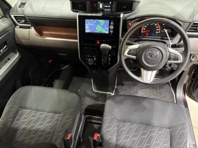 Toyota ROOMY  с аукциона в Японии