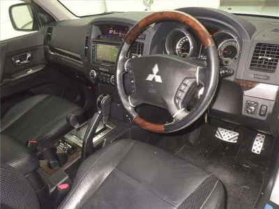 Mitsubishi PAJERO  с аукциона в Японии