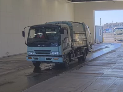 Isuzu FORWARD  с аукциона в Японии