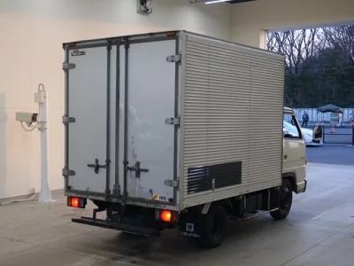 Isuzu ELF  с аукциона в Японии