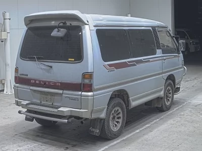 Mitsubishi DELICA WAGON