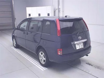 Toyota ISIS  с аукциона в Японии