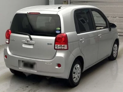 Toyota PORTE  с аукциона в Японии