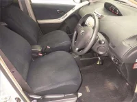 Toyota VITZ лот № 70241 оценка 3  с аукциона в Японии 4