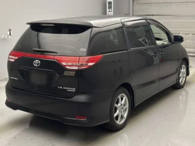 Toyota ESTIMA  с аукциона в Японии