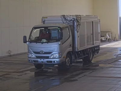 Toyota DYNA  с аукциона в Японии