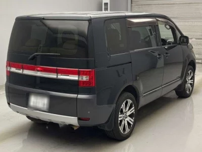 Mitsubishi DELICA D5