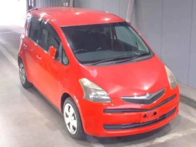 Toyota RACTIS  с аукциона в Японии