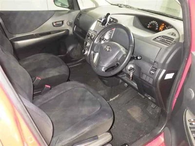 Toyota RACTIS  с аукциона в Японии