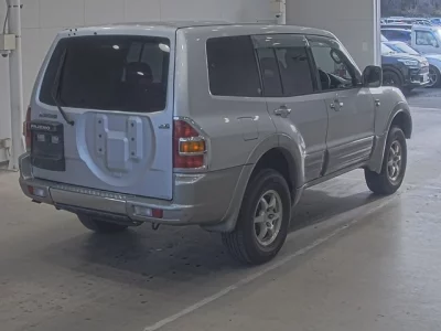 Mitsubishi PAJERO  с аукциона в Японии