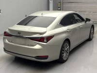 Lexus ES лот № 10003 оценка 3.5  с аукциона в Японии 1