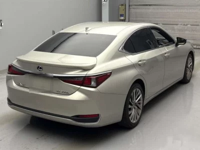 Lexus ES  с аукциона в Японии