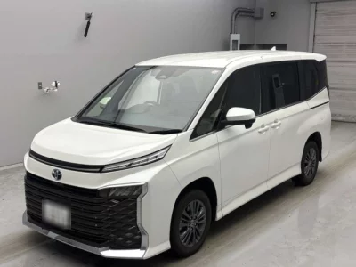 Toyota VOXY  с аукциона в Японии