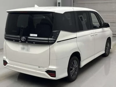 Toyota VOXY  с аукциона в Японии