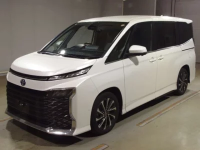 Toyota VOXY  с аукциона в Японии