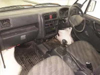 Suzuki CARRY TRUCK лот № 70284 оценка 3.5  с аукциона в Японии 3