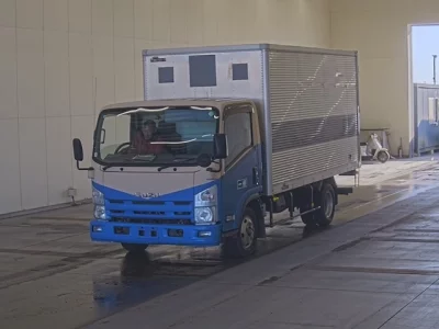 Isuzu ELF  с аукциона в Японии