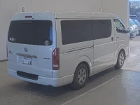 Toyota HIACE VAN лот № 20433 оценка 3.5  с аукциона в Японии 1