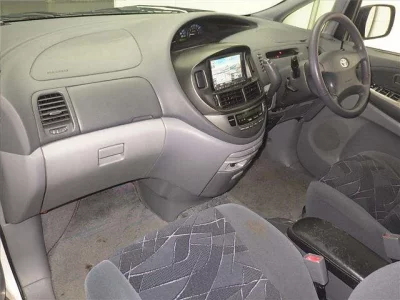 Toyota ESTIMA  с аукциона в Японии