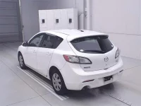 Mazda AXELA лот № 70300 оценка 3.5  с аукциона в Японии 1