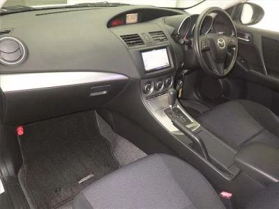 Mazda AXELA  с аукциона в Японии