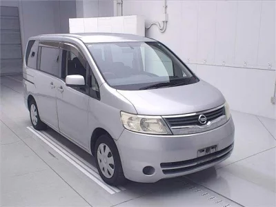 Nissan SERENA  с аукциона в Японии