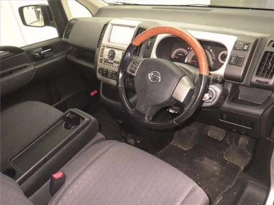 Nissan SERENA  с аукциона в Японии