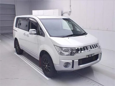 Mitsubishi DELICA D5
