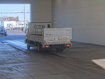 Toyota DYNA  с аукциона в Японии