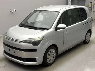 Toyota SPADE  с аукциона в Японии