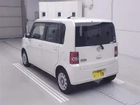 Toyota PIXIS SPACE лот № 70343 оценка 4  с аукциона в Японии 1