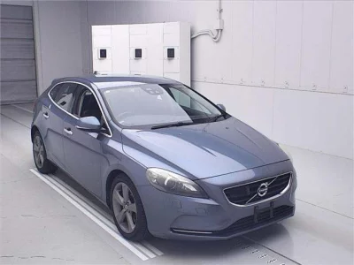 Volvo V40  с аукциона в Японии