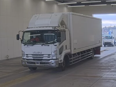 Isuzu FORWARD  с аукциона в Японии