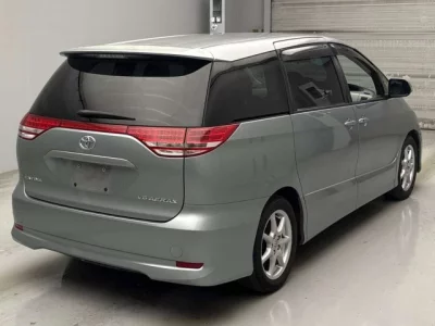 Toyota ESTIMA  с аукциона в Японии