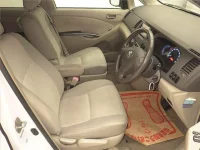 Toyota ISIS лот № 70349 оценка 4  с аукциона в Японии 4