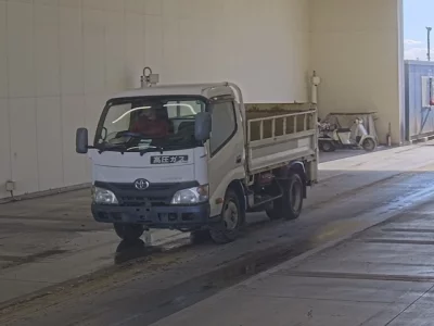 Toyota DYNA  с аукциона в Японии