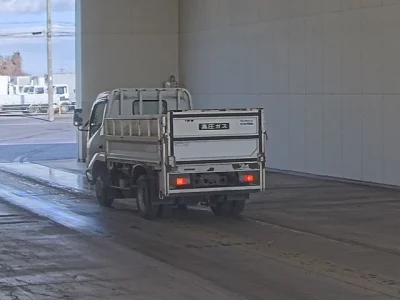 Toyota DYNA  с аукциона в Японии