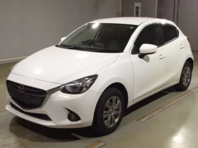 Mazda DEMIO  с аукциона в Японии