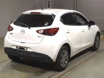 Mazda DEMIO  с аукциона в Японии