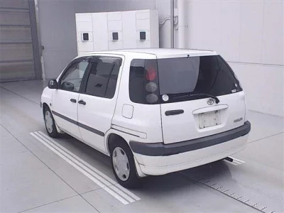 Toyota RAUM  с аукциона в Японии