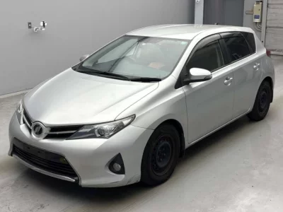 Toyota AURIS  с аукциона в Японии