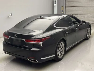 Lexus LS  с аукциона в Японии