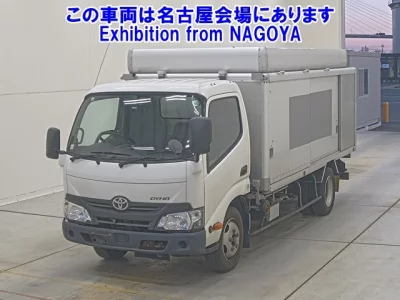Toyota DYNA  с аукциона в Японии