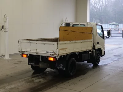Toyota DYNA  с аукциона в Японии