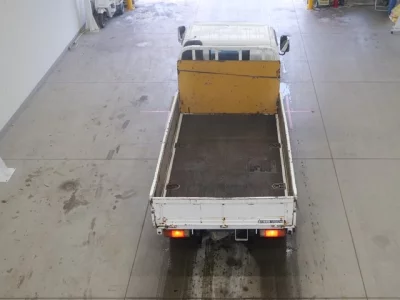 Toyota DYNA  с аукциона в Японии