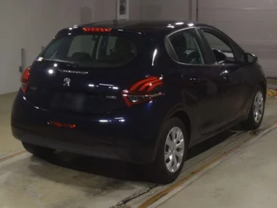 Peugeot 208  с аукциона в Японии