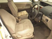 Toyota NOAH лот № 70429 оценка 3.5  с аукциона в Японии 4