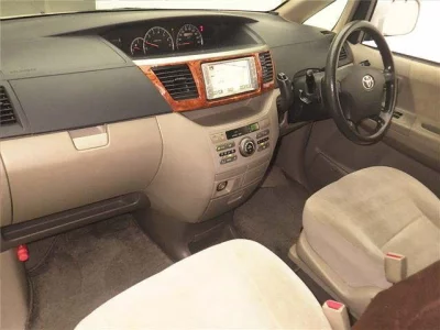 Toyota NOAH  с аукциона в Японии